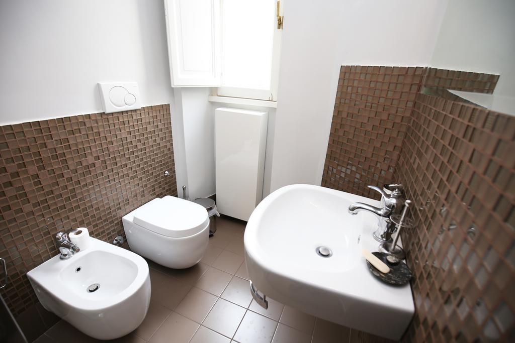 روما Giulietta Al Colosseo B&B الغرفة الصورة